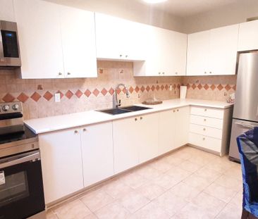 For Lease - 32 Bayside Court, Vaughan, Ontario - Photo 3