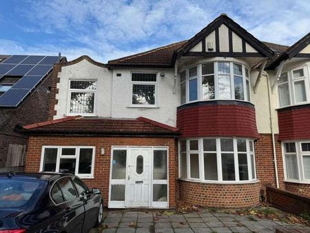 Surbiton, Surrey, KT5 - Photo 4