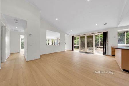 10 Chauncy Way, Lynbrook - Photo 2