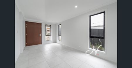 NEW BENCHMARK LUXURY: BRAND NEW ELEGANT 4-BEDROOM ELEEBANA RESIDENCE - Photo 3