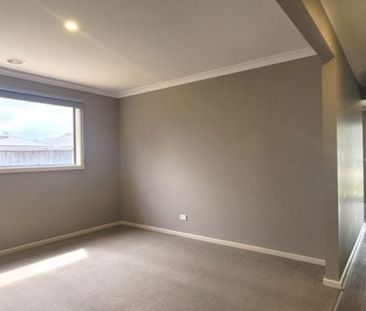 Comfortable Family Living in a Prime Location - Photo 3