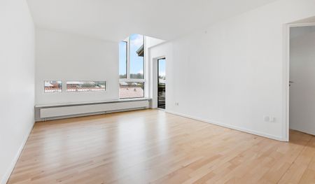 Flot renoveret lejlighed med altan - Foto 3