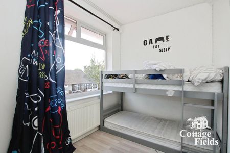 4 bedroom terraced house to rent - Photo 4