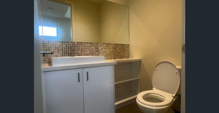 Beautiful 3 Bedrooms and 2 bathrooms townhouse - Photo 4