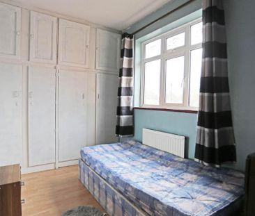 4 bedroom semi-detached house to rent - Photo 5