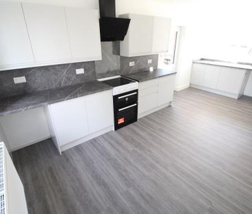 3 bedroom semi-detached house to rent - Photo 4