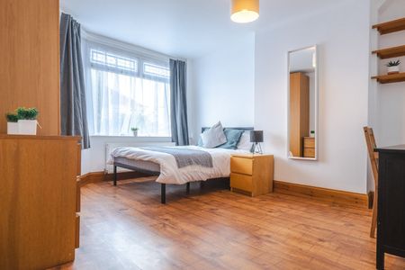 6 Bed Semi-Detached House, Mackie Road, BS34 - Photo 5