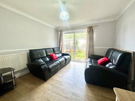 4 Bedroom Student Home -8 Ancress Close, UKC - Photo 2