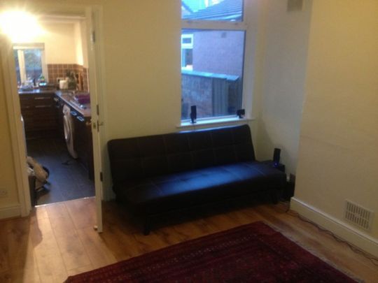 111 Storer Road - Former 6 Bed House now huge 4 bed student homeLoughborough - Photo 1