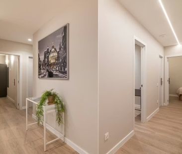 Carrer dAragó, Barcelona, Catalonia 08011 - Photo 2