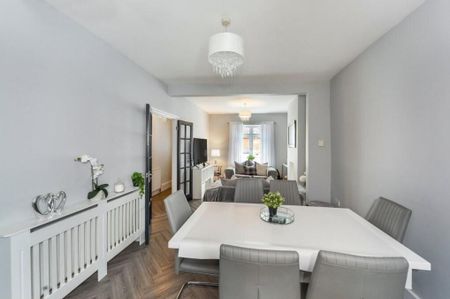4 bedroom semi-detached house to rent - Photo 4