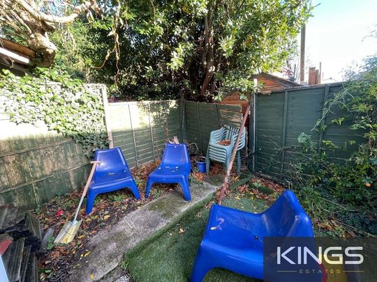 6 bedroom semi-detached house to rent - Photo 1