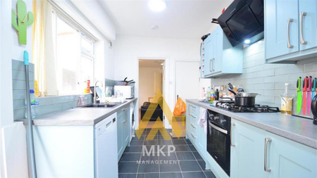 4 bedroom terraced house to rent - Photo 2