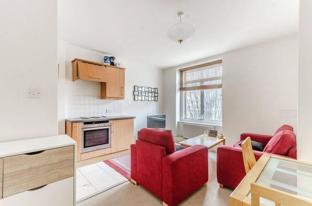 1 bedroom flat to rent - Photo 1