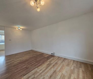 4 bedroom flat to rent - Photo 6