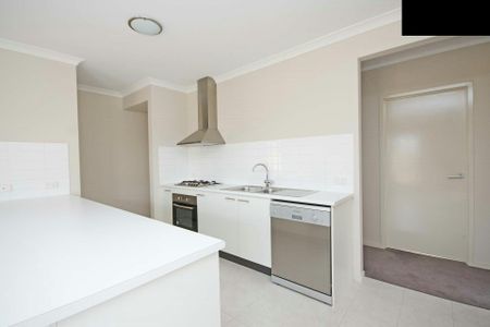 4 Bedroom Family Home in White Box Rise - Photo 5