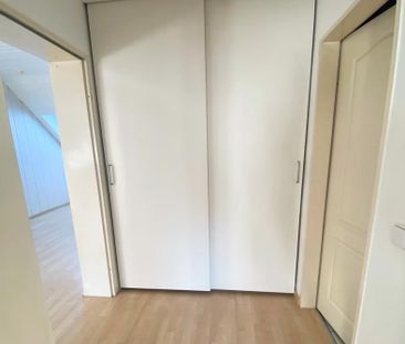 Schöne 2 ZKB Wohnung mit Balkon am Saarbrücker Schloss - Photo 2