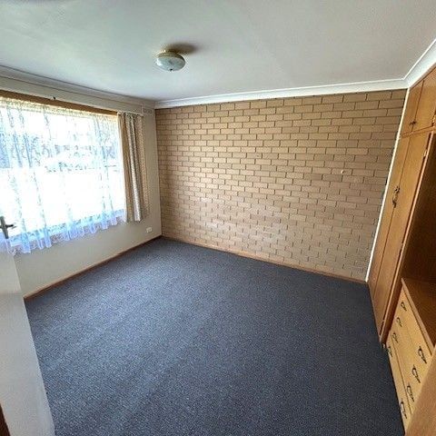 FRSHLY RENOVATED UNIT IN WELL MAINTAINED COMPLEX - Photo 1