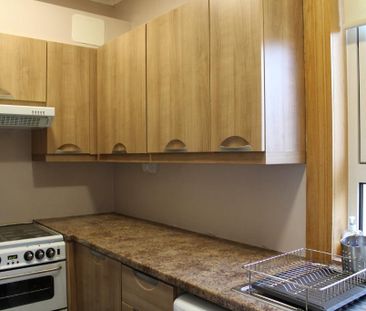 2 bed flat for rent in Priestfield - Photo 6