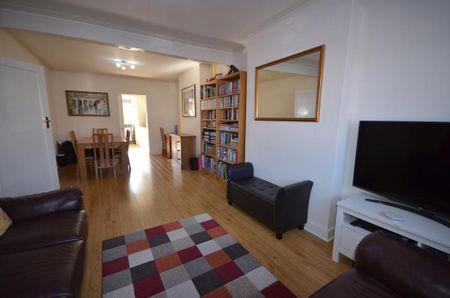 4 bedroom semi-detached house to rent - Photo 2