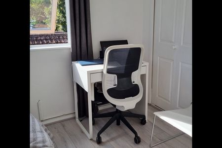 1 Bed Semi-Detached House, Abbey Gardens, SE16 - Photo 3