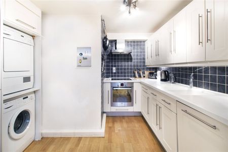City Road, London, EC1V 2NR - Photo 2