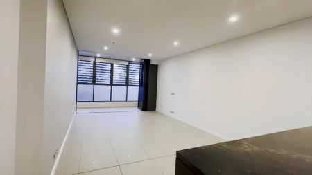 2 bed 2 bath*219 - Photo 3