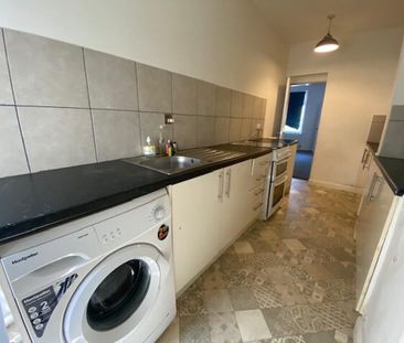 3 bedroom end of terrace house to rent - Photo 4