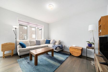 For Lease - 626 Allied Mews, Stittsville - Munster - Richmond, Ontario - Photo 2