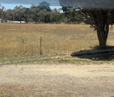 Lovely Banks - Photo 6