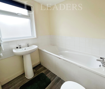 1 bedroom detached house to rent - Photo 3