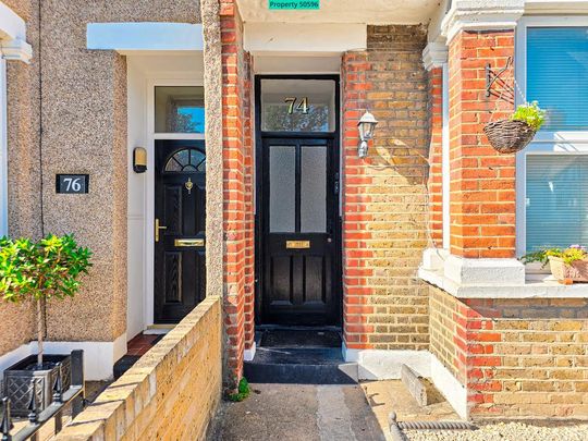 2 bedroom flat to rent - Photo 1