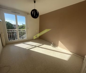 Location Appartement 4 pièces 80m² NICE 06200 - Photo 2