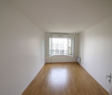 Appartement - 2 pièces - 52,77 m² - Suresnes - Photo 2