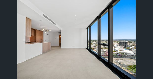 Luxurious 2-Bedroom Apartment for Rent – 1 Carport (Unfurnished) - Photo 1