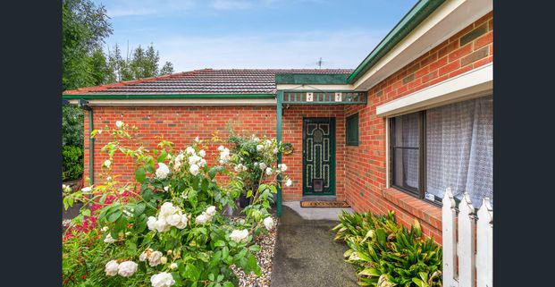 Modern Comfort Meets Effortless Living – 1/8 Lake Avenue, Pascoe Vale - Photo 1