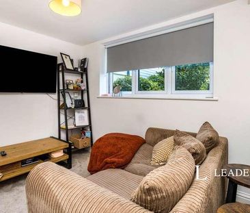 Stonebridge Place, Horsham, RH12 - Photo 2