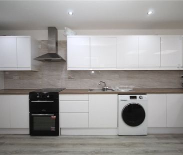 Whitehorse Lane, London, SE25 6UX - Photo 6