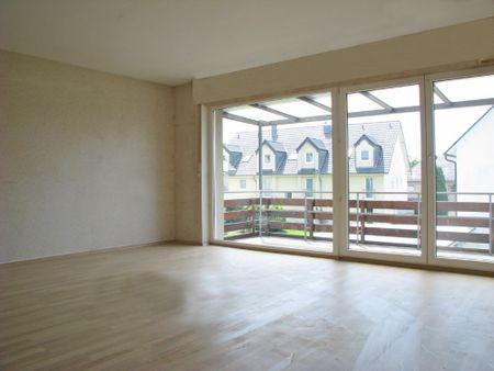 *Zentrallage in Neunkirchen* 3-Zimmer-Wohnung mit Balkon. Perfekt für 1-2 Personen! - Photo 2