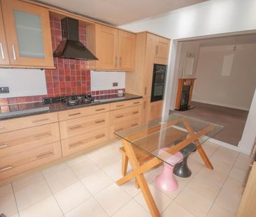 3 bedroom semi-detached house to rent - Photo 5