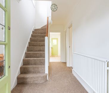 Available unfurnished now - Photo 5