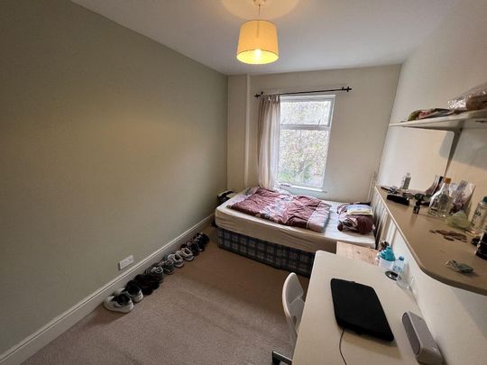 1 bedroom in a house share to rent - Photo 1