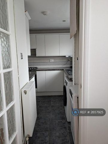 3 bedroom maisonette to rent - Photo 3