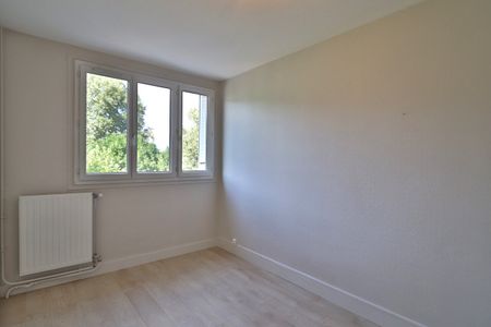 Location Appartement 3 pièces 62m² ST MARTIN D HERES 38400 - Photo 2