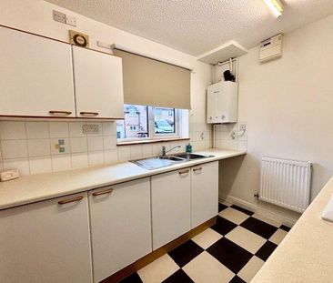 2 bedroom semi-detached house to rent - Photo 4