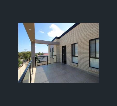 7/1-3 Scarborough Terrace, Dover Gardens, SA 5048 - Photo 2