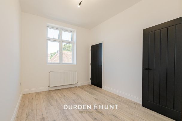 118 High Street, Ongar - Photo 1