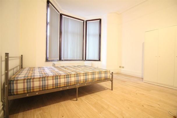 Madeley Road, Ealing - Photo 1