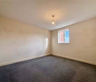 Gould Close, Newbury, Berkshire, RG14 - Photo 5