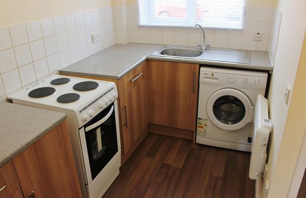 2 bedroom terraced house to rent - Photo 1